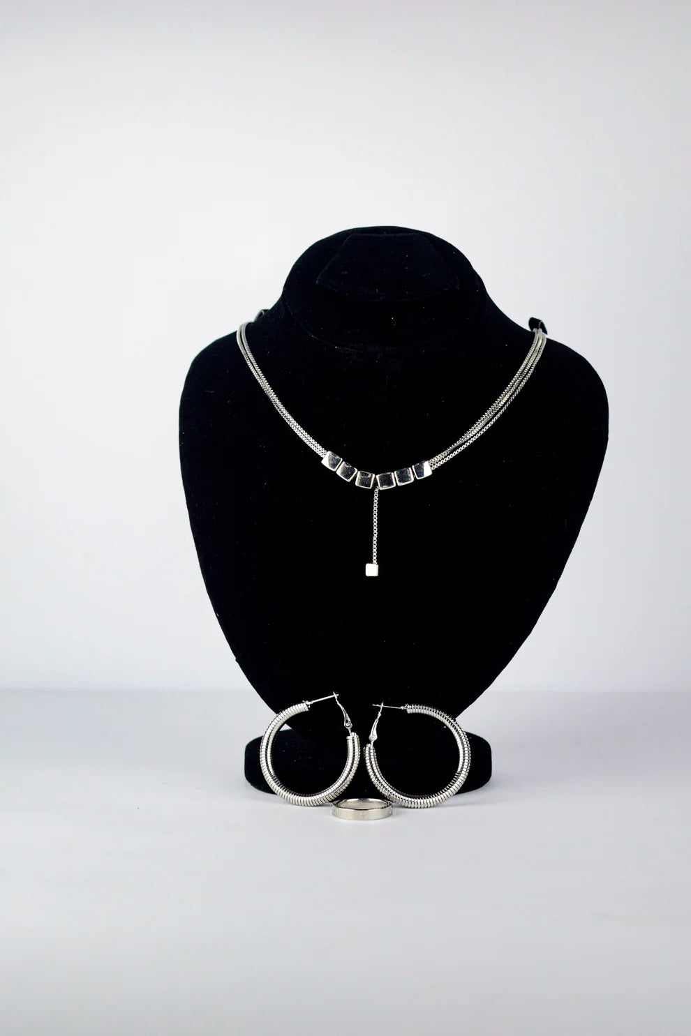 Timeless Elegance – 4 Signature Jewelry Sets